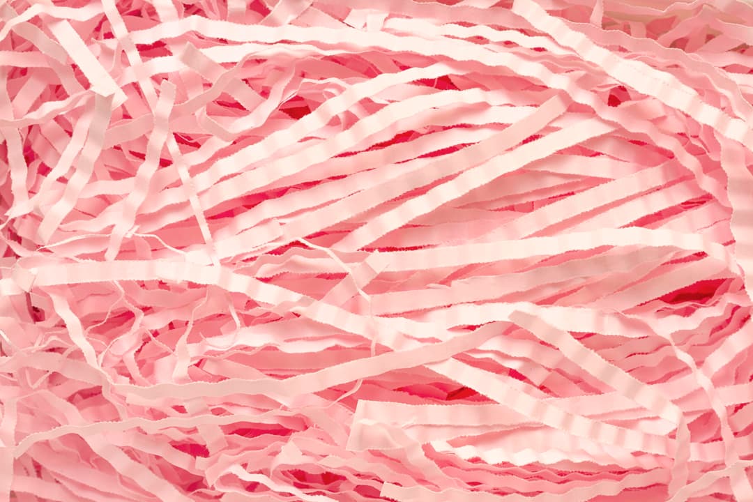 Material dekoratif serbaguna yang cocok untuk mengisi kotak hampers, parcel, atau kemasan produk.